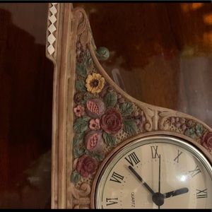 Beautiful Vintage Carved Floral Clock